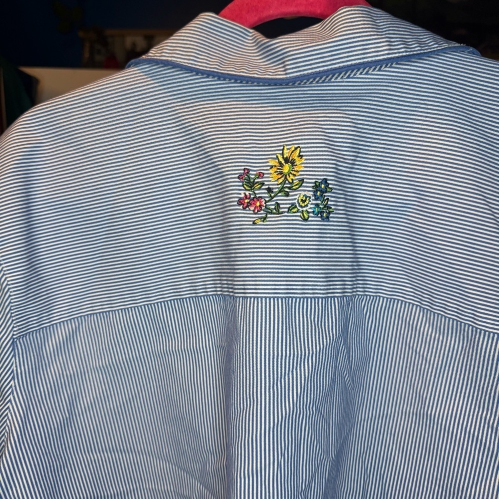 Koret Woman size 22W Blue and White Striped Short Sleeve Button Down Shirt - Picture 7 of 8
